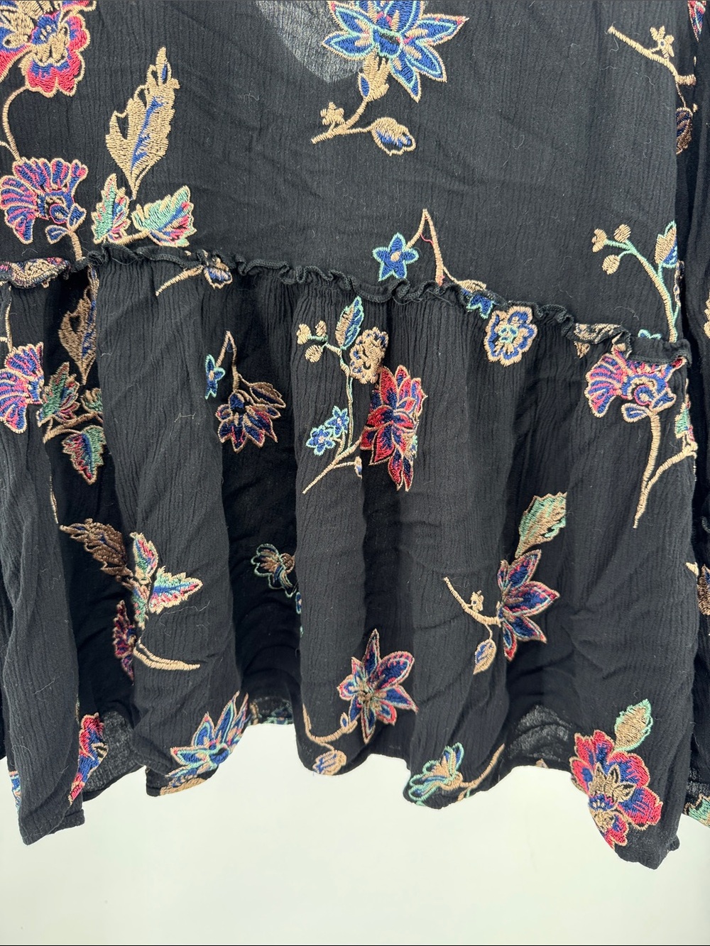 Karen Kane Black Embroidered V-Neck Peplum Top floral bell sleeve XL flowy boho - Picture 4 of 11